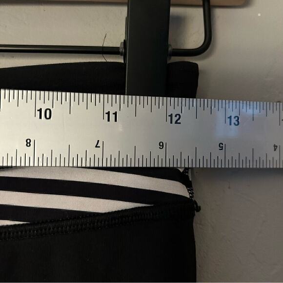 Lululemon Run: Inspire Crop II - Black/Classic Stripe Black White, Size 4, Rare - Picture 11 of 12
